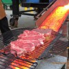 Ils font un barbecue avec de la lave